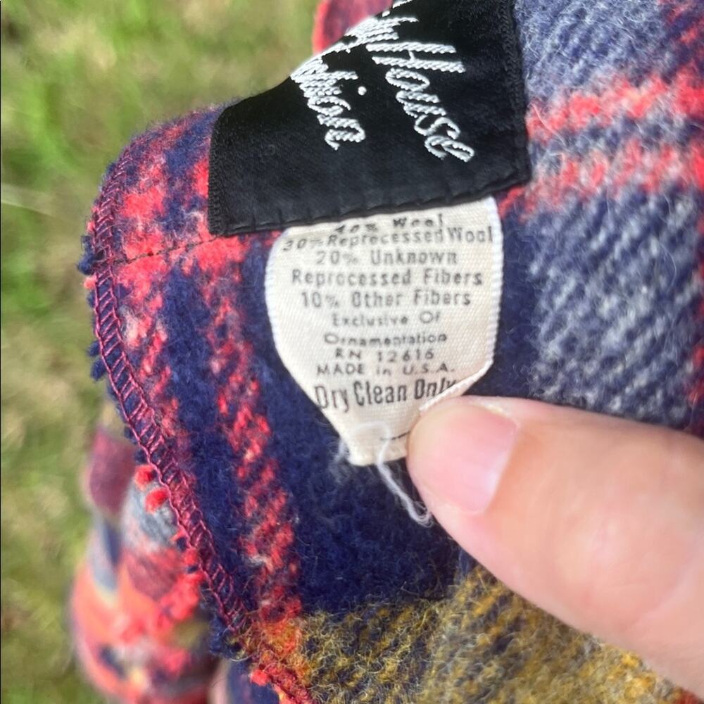 Vintage Red Blue Plaid Wool Blend Cape with Button Closure - Picture 10 of 10